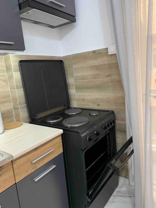 Lux Appartment , 3 Rooms Full Extra , City Center テッサロニキ エクステリア 写真