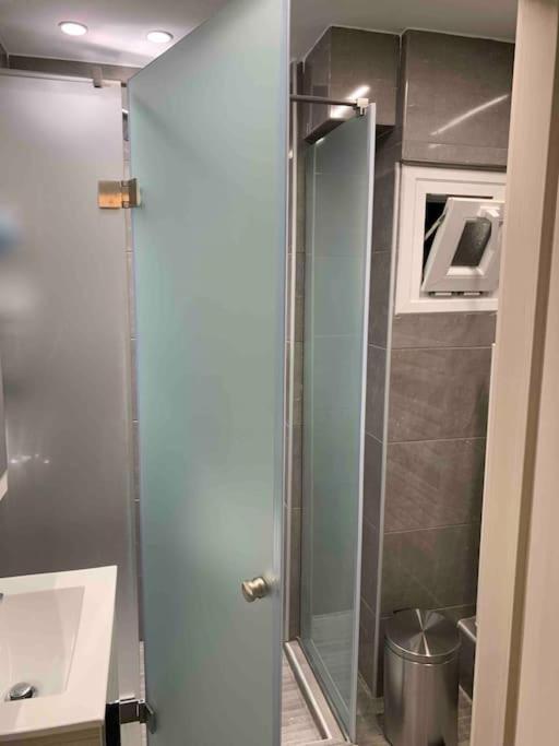 Lux Appartment , 3 Rooms Full Extra , City Center テッサロニキ エクステリア 写真