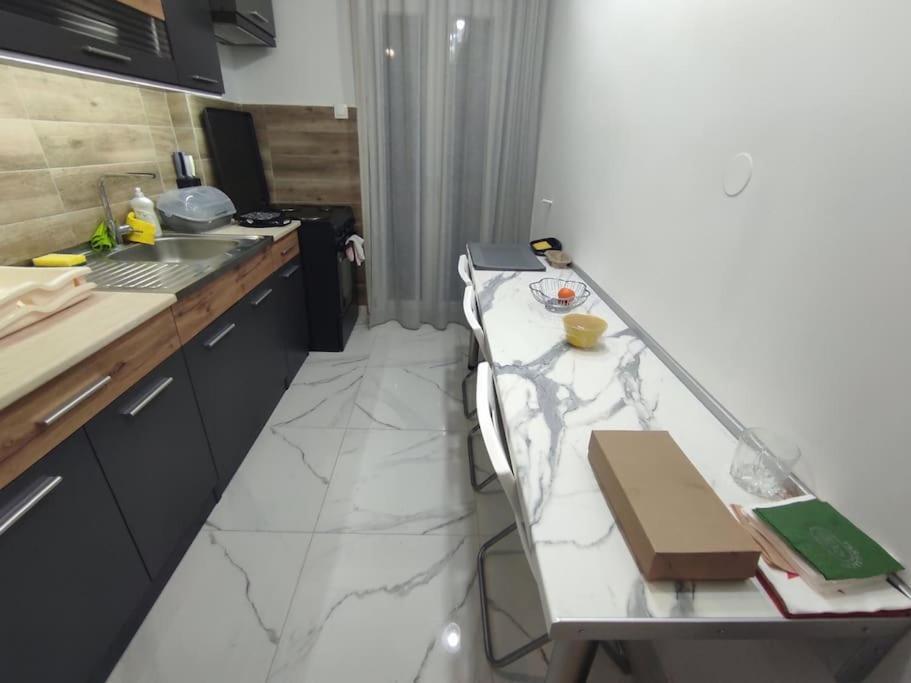 Lux Appartment , 3 Rooms Full Extra , City Center テッサロニキ エクステリア 写真