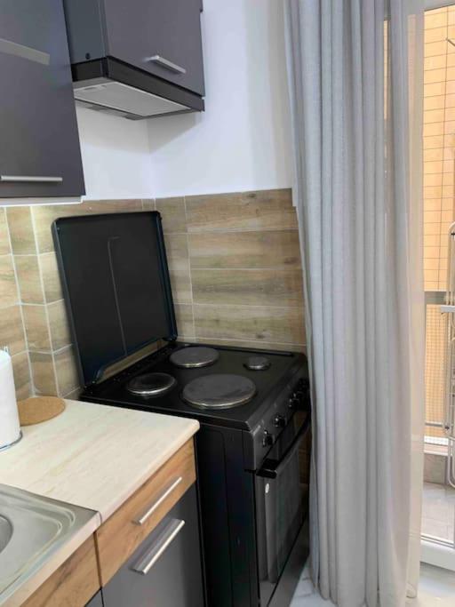 Lux Appartment , 3 Rooms Full Extra , City Center テッサロニキ エクステリア 写真
